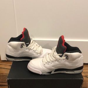 Air Jordan cement five